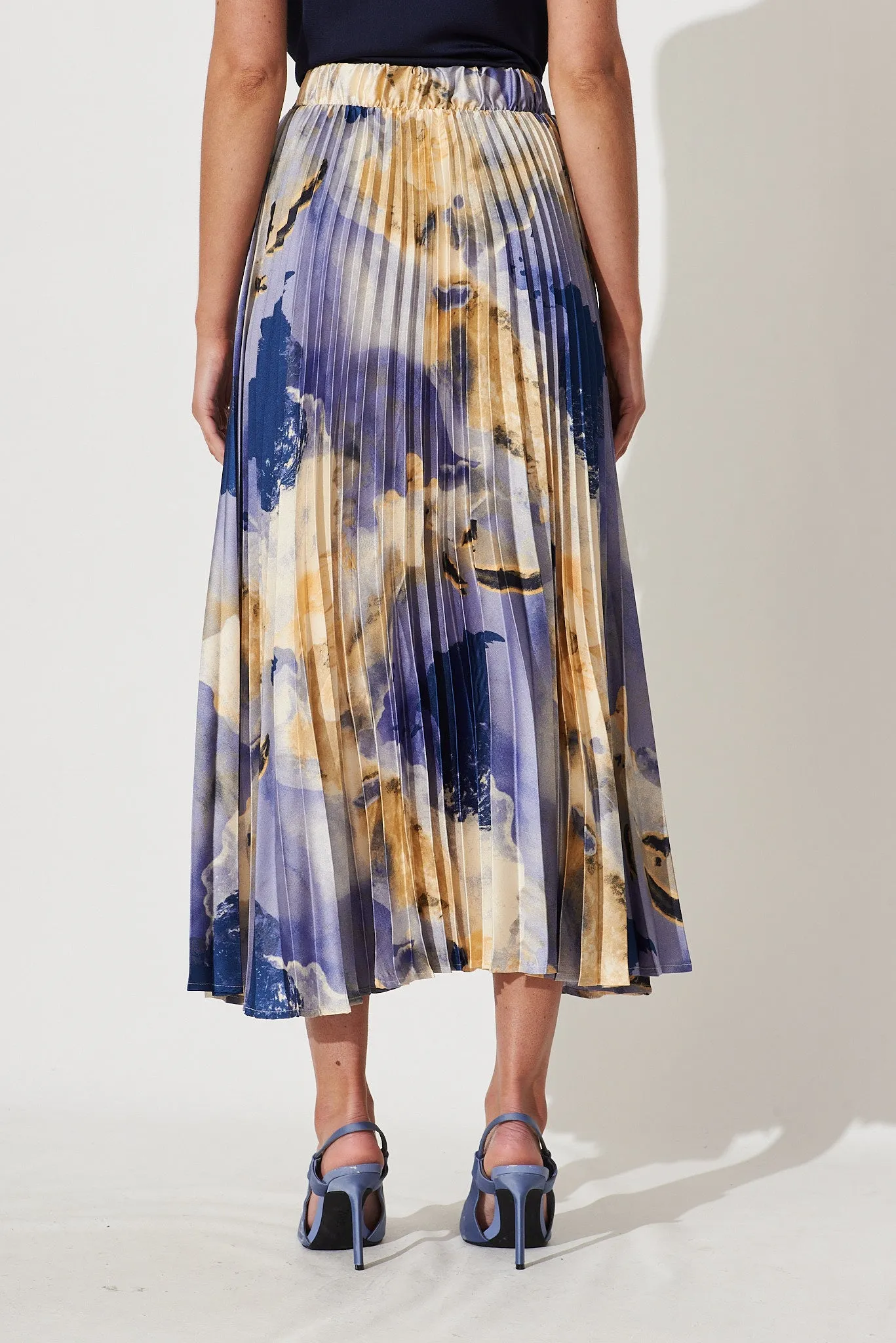 Allison Midi Pleat Skirt In Blue With Beige Print Satin