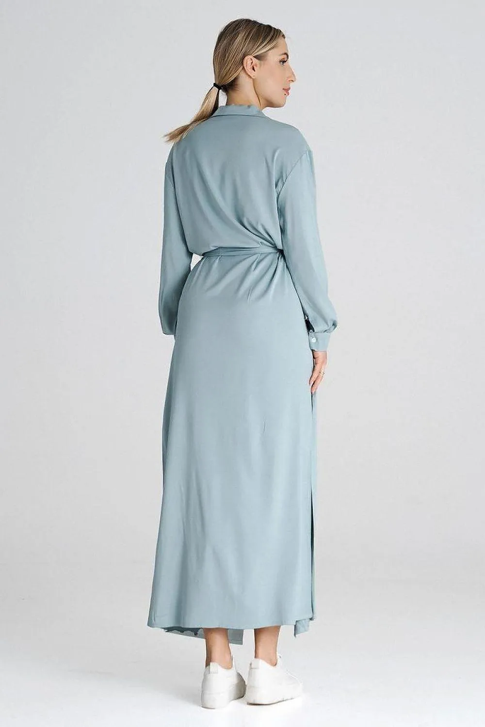 Chic Maxi Shirt Dress with Tailored Collar and Buttoned Sleeves