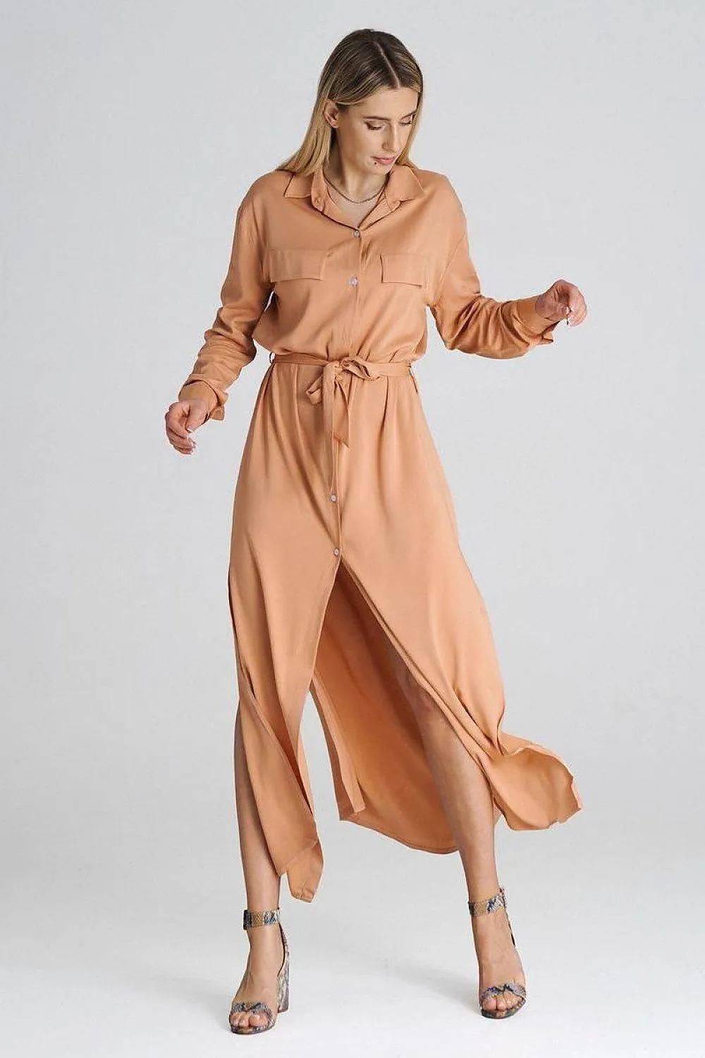Chic Maxi Shirt Dress with Tailored Collar and Buttoned Sleeves