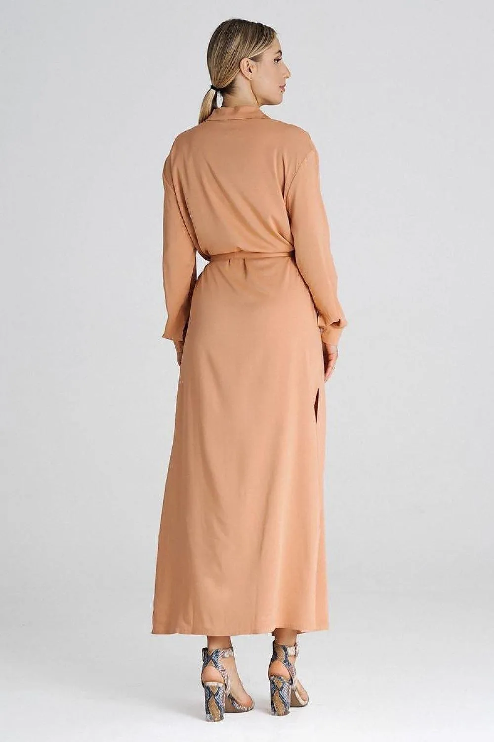 Chic Maxi Shirt Dress with Tailored Collar and Buttoned Sleeves