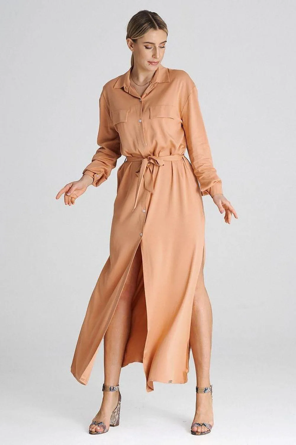 Chic Maxi Shirt Dress with Tailored Collar and Buttoned Sleeves