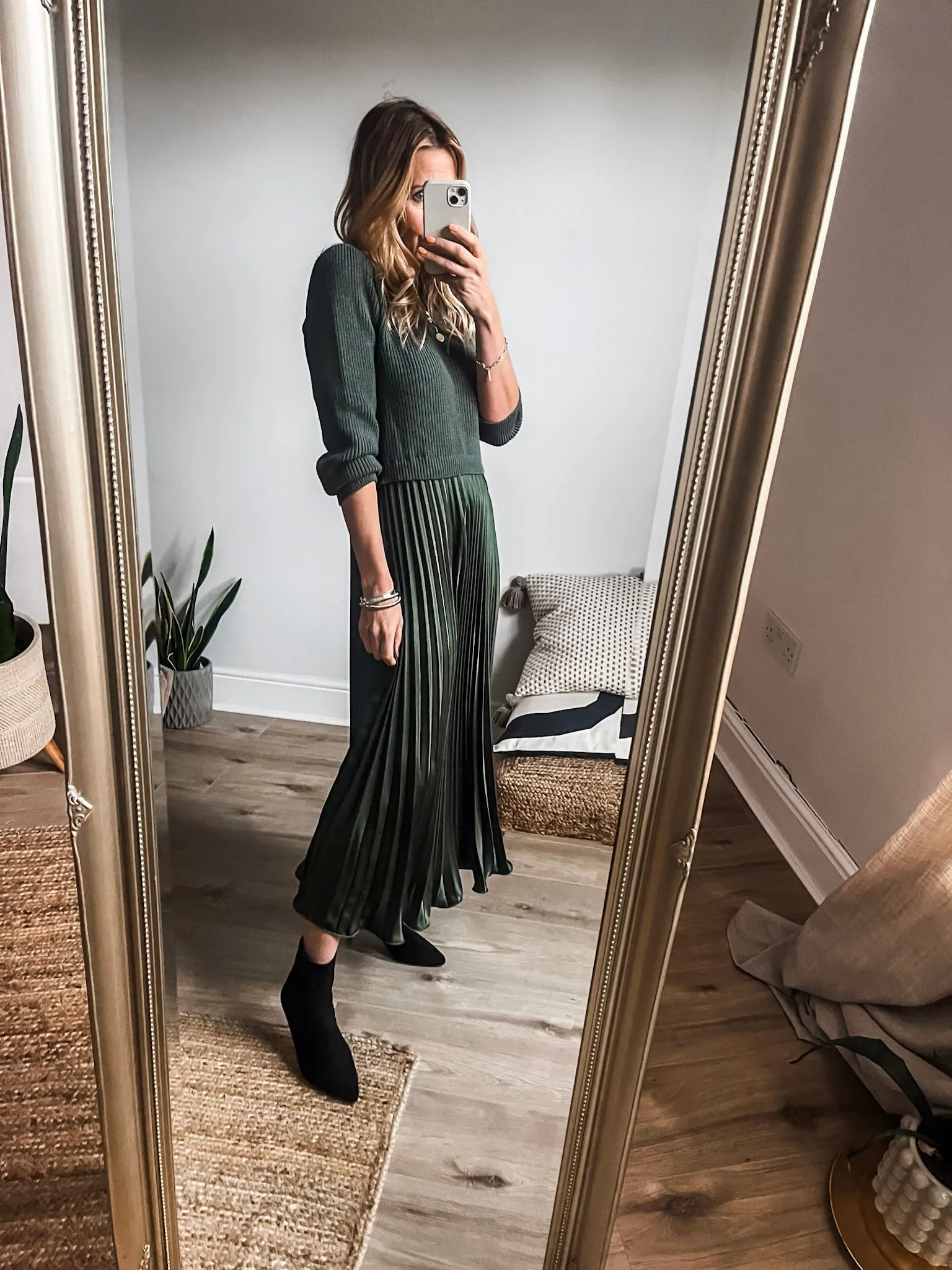 Neat Fit 2-in-1 Pleated Jumper Dress