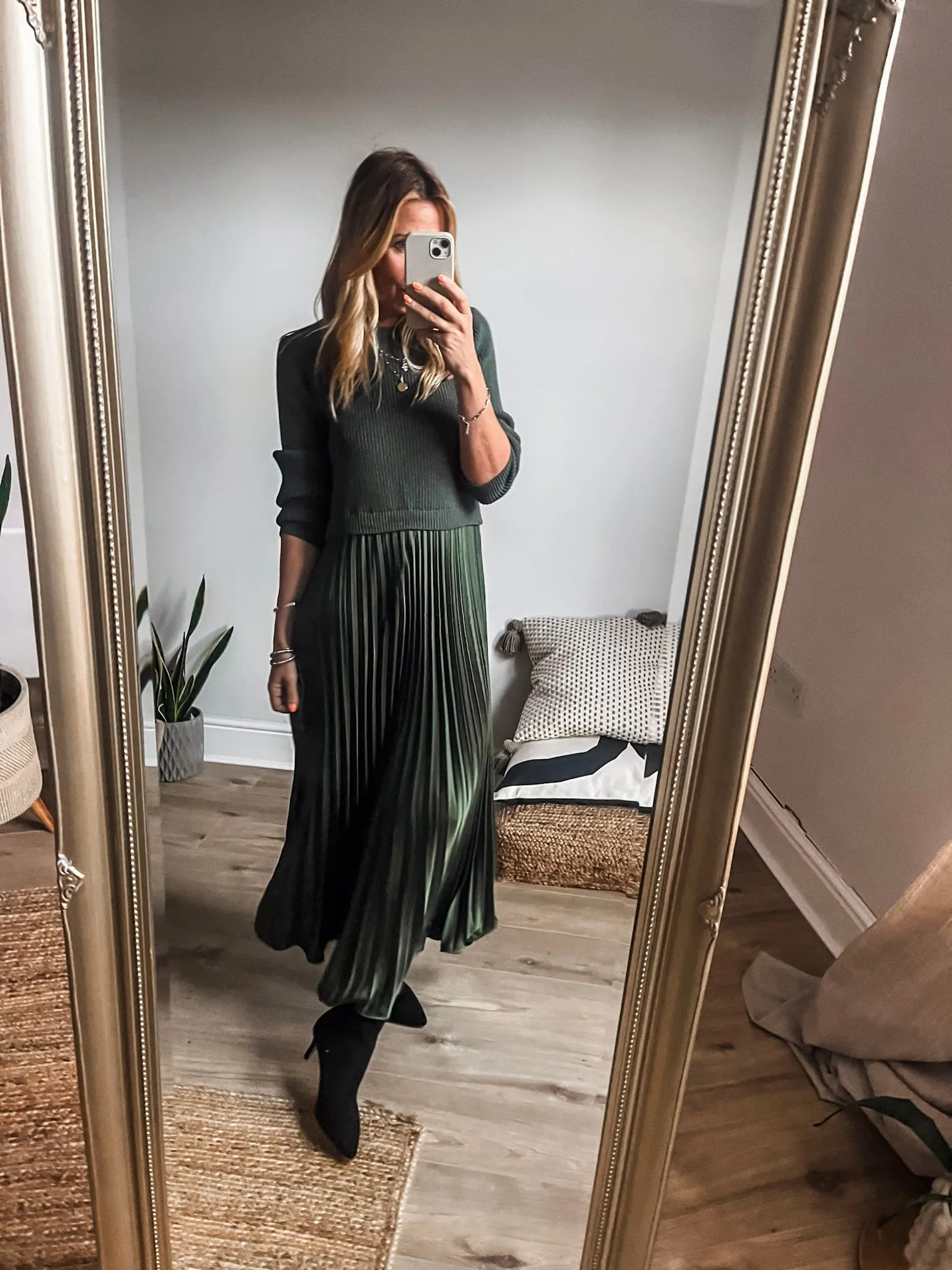 Neat Fit 2-in-1 Pleated Jumper Dress