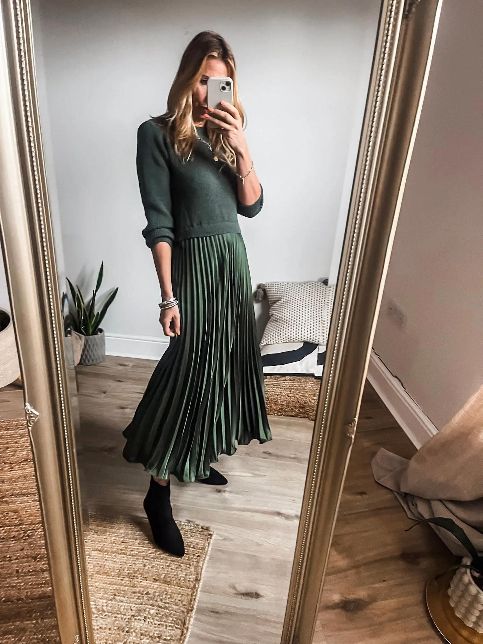 Neat Fit 2-in-1 Pleated Jumper Dress