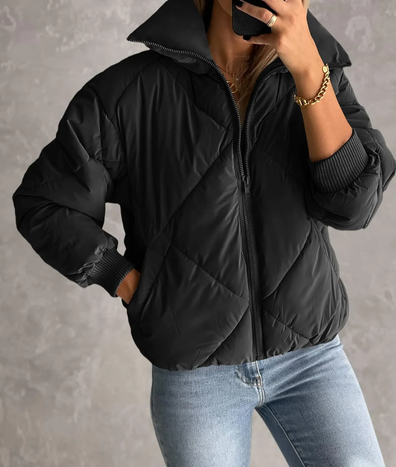 Newffr Women's Quilted Puffer Vest Sleeveless Lightweight Zip Up Jacket Winter Warm Coat Outerwear