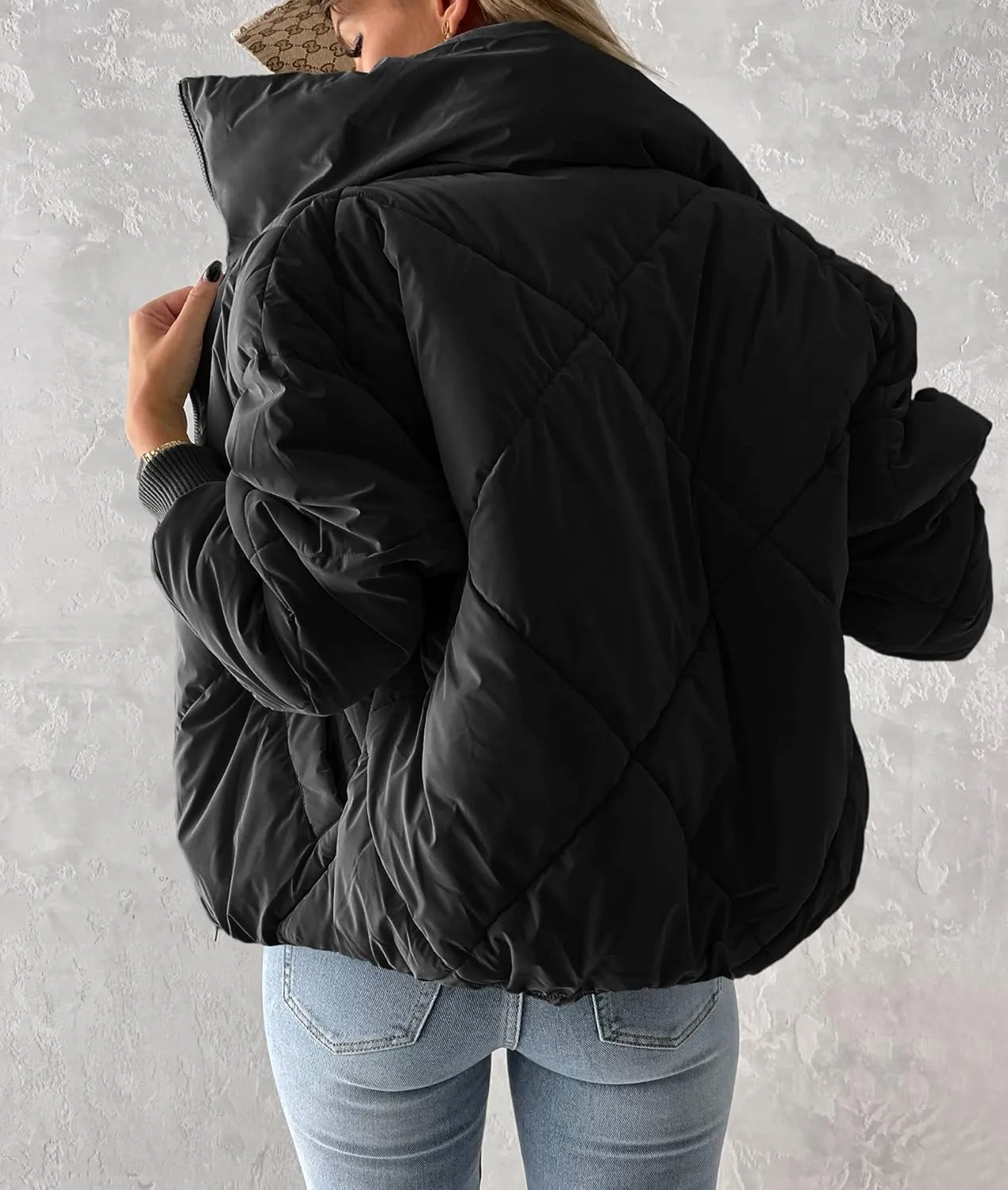 Newffr Women's Quilted Puffer Vest Sleeveless Lightweight Zip Up Jacket Winter Warm Coat Outerwear