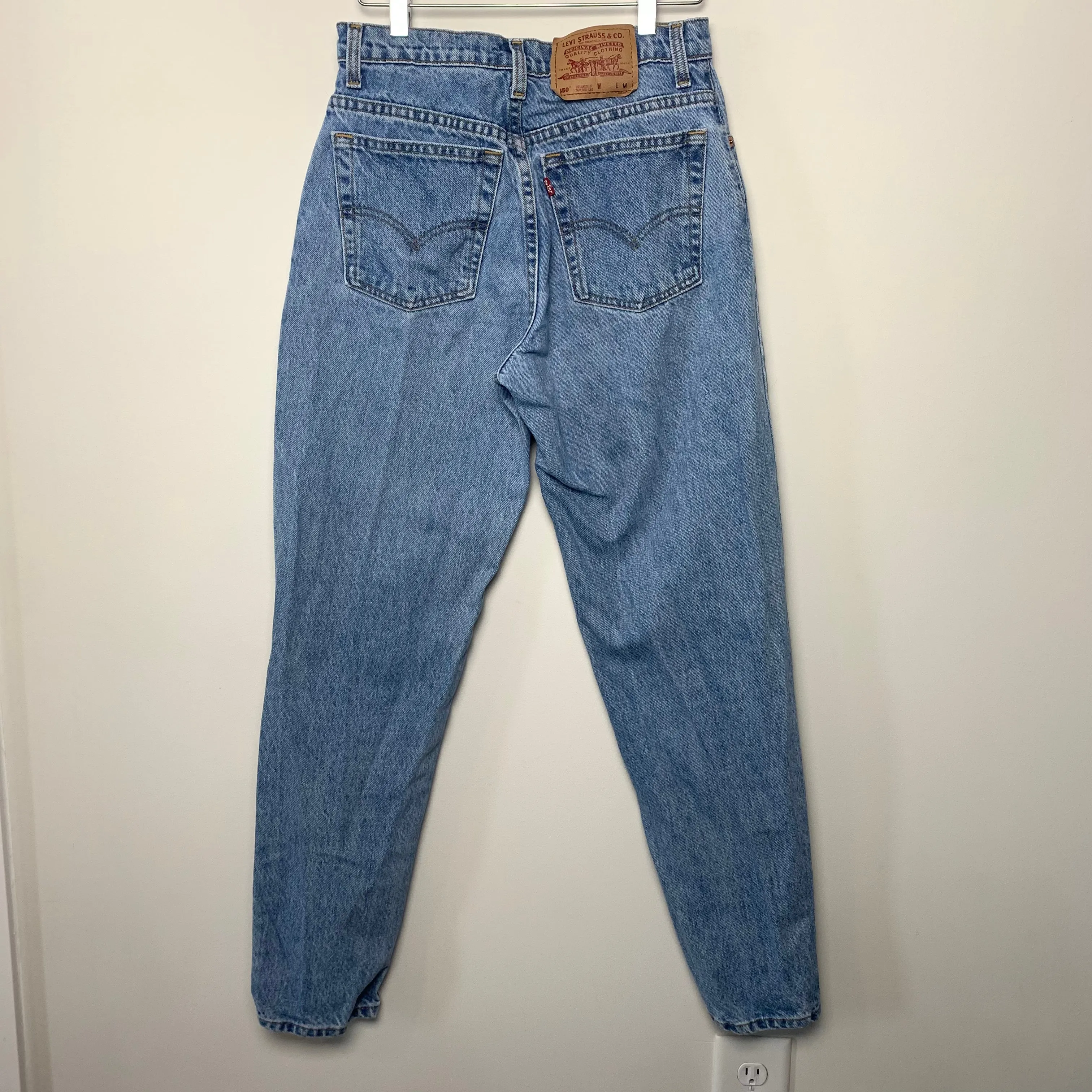Vintage Levi's 550 Relaxed Fit Tapered Leg High Rise Straight 9 28”